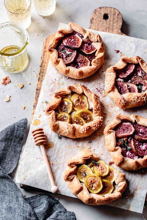 Galette Recipes Savory, Galette Photography, Gallete Recipe, Fig Galette, Figs Recipes, Goat Cheese Honey, Bojon Gourmet, Sweet Appetizer, Caramelized Shallots