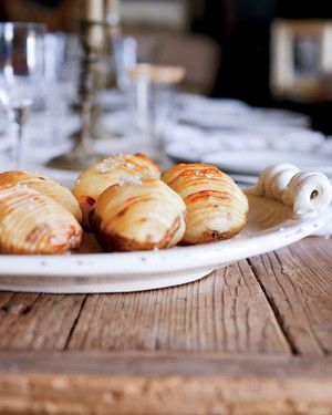 Shingled Roasted Potatoes Potatoes Anna, Baked Potato Slices, Roasted Parsnips, Martha Stewart Recipes, Classic French Dishes, Baked Potato Recipes, Holiday Recipes Christmas, Crispy Potatoes, Quiche Recipes