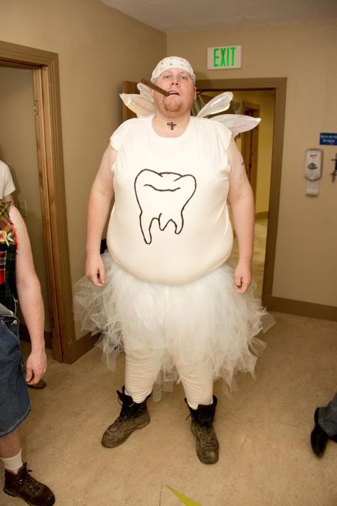 Quick & Easy Halloween Costumes: For the Tooth Fairy dress all in white, add a tutu and wings and draw a tooth on your shirt. Tooth Fairy Costumes, Last Minute Kostüm, Diy Kostüm, Funny Pix, Easy Costumes, Fantasias Halloween, Mens Halloween Costumes, Funny Animal Jokes, Easy Halloween Costumes