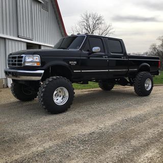 Ford Crew Cab, Old Ford Truck, Big Ford Trucks, Diesel Trucks Ford, Country Trucks, Trucks Lifted Diesel, Custom Pickup Trucks, Classic Ford Trucks, Old Ford Trucks