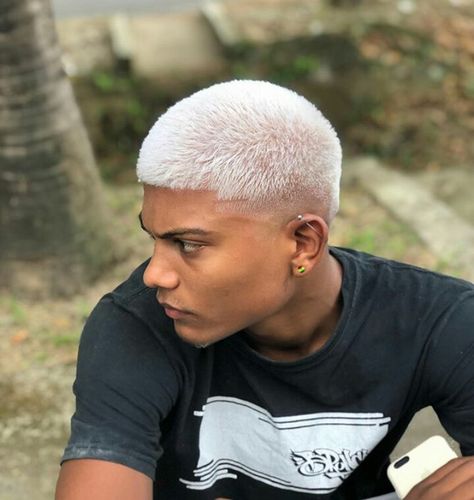 White Short Hair Men, Short White Hair Men, Home Haircuts, White Hair Men, Buzz Cut For Men, Bleached Hair Men, Fade Haircut Styles, Natural Hair Men, Men Blonde Hair