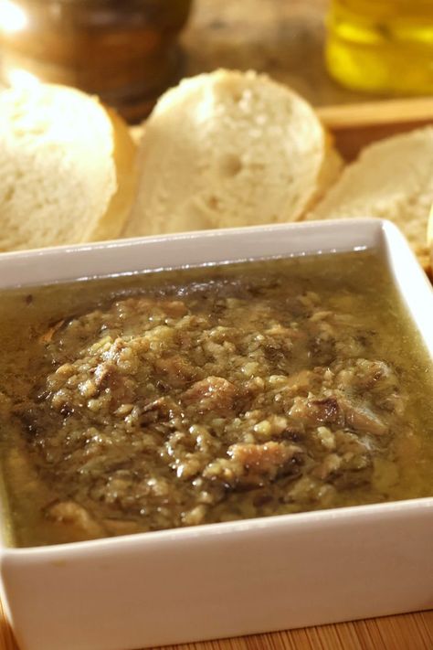 Bagna Calda (Italian Garlic-Anchovy-Sardine Appetizer) Anchovies On Toast, Anchovy Paste Recipes, Sardine Appetizer, Anchovy Appetizer, Anchovies Recipes, Bagna Cauda Recipe, Italian Dip, Anchovy Recipes, Vegetable Dips