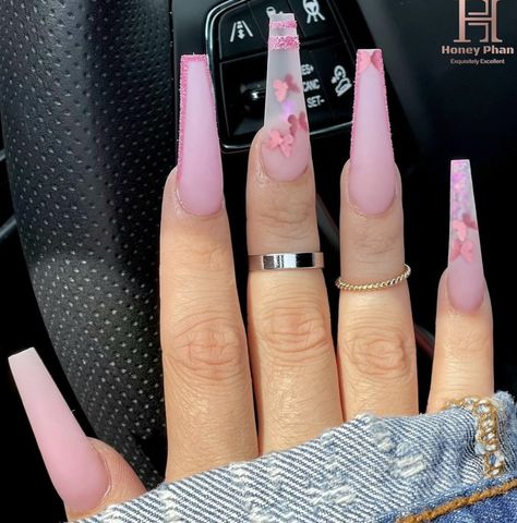 Acrylic Pink Nails Coffin, Clear And Pink Nails, Extreme Coffin Shape Nails, Girly Acrylic Nails Coffin, Girly Nails Acrylic, Long Coffin Nail Designs, Spring Long Nails, Nail Design Long Nails, Long Nails Pink