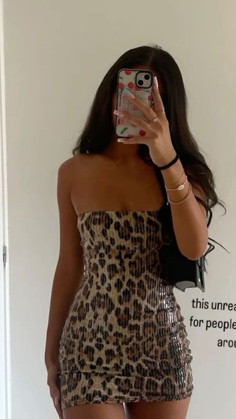 Leopard Print Birthday Outfit, Upscale Club Outfit, Cheetah Mini Dress, Cheetah Print Hoco Dress, Cheetah Print Birthday Outfit, Leopard Dress Aesthetic, Lepord Print Outfit Ideas Aesthetic, Outfit For New Year Party, Cheetah Print Outfit Ideas