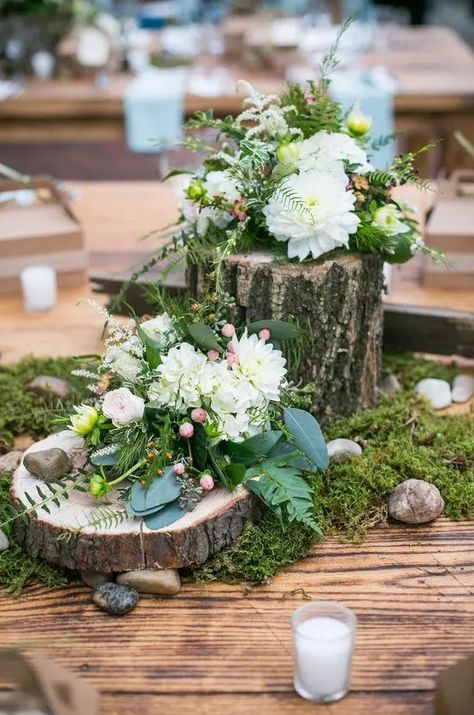 Woodland Wedding Florals, Woodland Table Decor Wedding, Forest Table Centerpieces, Woodland Fairy Centerpieces, Forest Wedding Table Decorations, Table Decorations Forest Theme, Moss And Flowers Centerpieces, Solowood Flowers, Wood Themed Wedding Decorations