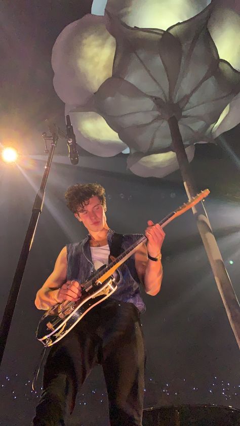 Shawn Mendes Concert, Shawn Mendes Wallpaper, Concert Aesthetic, My Favorite Music, Shawn Mendes, David Yurman, On Stage, Kansas City, Kansas