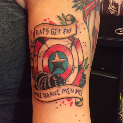 The white is a bit bloody but it was a fun piece!!! TraePerezTattoos Winter Soldier Tattoo, Captain America Shield Tattoo, Captain America Tattoo, America Tattoo, Thor Tattoo, Iron Man Tattoo, Shield Tattoo, Soldier Tattoo, Avengers Tattoo