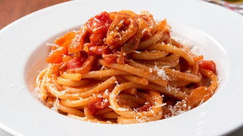 What Makes Bucatini Pasta Unique? Amatriciana Sauce, Fresh Pasta Recipes, Pasta Shop, Bucatini Pasta, Pork Cheeks, All Amatriciana, Italian Sauce, Pasta Night, Vodka Sauce