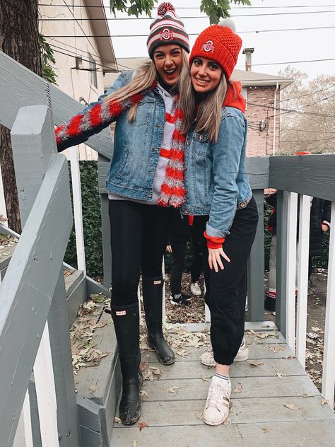 Cold Weather Tailgate Outfit, Winter Game Day Outfit, Ohio State Game Day Outfit, Ohio Outfits, College Gameday Outfits, Tailgate Outfit, College Game Days, Couples Halloween Outfits, Football Game Outfit