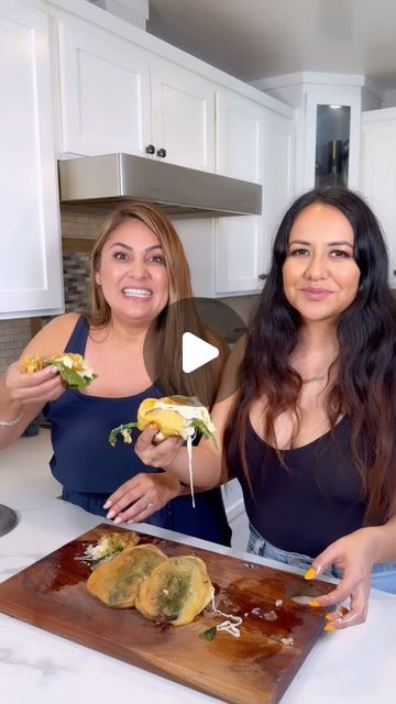 Jenny Martinez on Instagram: "Cooking with Patty Rodriguez  Patty’s favorite food from her mom’s cooking is chile rellenos! So I made sure we made chile rellenos for her. One thing that I love to share with my followers is the different ways of Mexican cooking. Thank you Patty for sharing how you season you Chiles with garlic and onion inside the poblano peppers which I never seen or heard of but loved the idea therefore I said let’s make them like that! And they turned out delicious! Listo and Enjoy!  #chile #poblano #chilerellenos #mexican #recipes #reels" Chile Relleno Videos, Chile Relleno Tacos, Chile California Recipes, Chille Relleno Recipe, How To Make Chile Rellenos, Recipes With Anaheim Peppers, Latino Food Recipes, Jenny Martinez Recipes, Chile Poblano Recipes