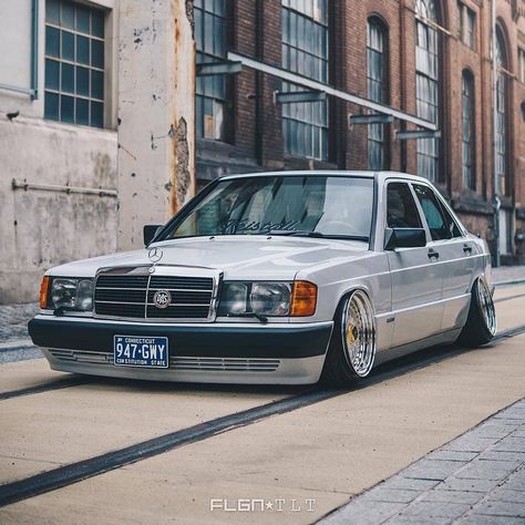 @falk_kxclqe #benzowner_w201 #w201 #190e #mercedesbenz #stancemerc #mercedes #w201owner #stancenation #mercedesclub #190 #insidebenz Merc 190e, W124 Mercedes, W201 190e, Mercedes 200, Amg Benz, Foto Cars, Mercedes 190e, Vintage Mercedes, Mercedes W123