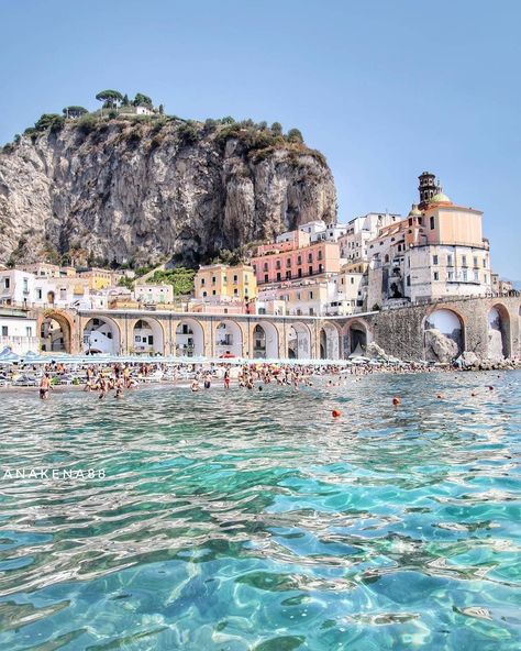 Atrani Italy, Amalfi Coast Italy, Voyage Europe, Naples Italy, Photo Of The Day, Italy Vacation, Travel Inspo, Amalfi Coast, Places Around The World