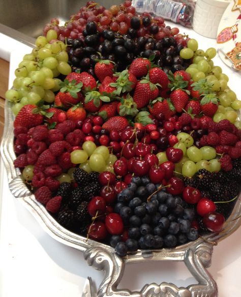 Fruit Tray: Strawberries, Blueberries, Raspberries, Blackberries, Cranberries, Red Grapes, Purple Grapes, Green Grapes, Cherries Berry Fruit Platter, Fruit Platter Display, Fruit Tray Ideas For Wedding, Fruit Tray Ideas, Grapes Purple, Fruit Diet Plan, Fruit Buffet, Platter Display, Fruit Platters