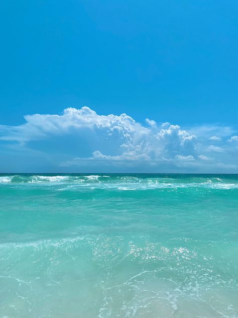 Clear Blue Water Beach, Peaceful Beach Pictures, Blue Summer Asthetics, Clear Water Aesthetic, Beach Water Aesthetic, Blue Aesthetic Beach, Blue Beach Aesthetic, Beach Clear Water, Clear Water Beach