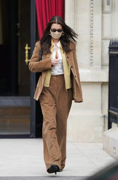 Bella Hadid Suit, Tan Pants Outfit, Fall Wedding Suits, Corduroy Pants Outfit, Corduroy Suit, Brazil Fashion, Bella Hadid Street Style, Hotel In Paris, Bella Hadid Style