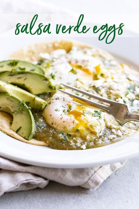 Salsa verde eggs is an easy breakfast recipe that takes 10 minutes start to finish. Warm corn tortillas topped with eggs cooked in salsa verde just until the whites are set. Add some crumbled cheese, sliced avocado and cilantro and you get a beautiful and delicious breakfast (or lunch or dinner!) for one. #eggs #corntortillas #salsa #salsaverde #fetacheese #avocado #breakfast #easyrecipe #recipesforone #cooking #quick Best Egg Recipes, Homemade Salsa Verde, Egg White Recipes, Baked Eggs Recipe, Sliced Avocado, Easy Egg Recipes, Easy Breakfast Recipe, Breakfast Eggs, Dinner For One