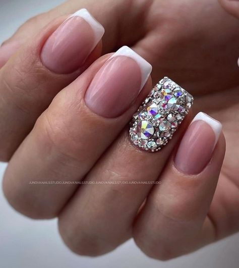 Crystal Nails Short, Short Acrylic Nails Designs With Stones, Short Nails With Rine Stones, Short Nail Crystal Designs, Manicure With Crystals, Short Oval Nails, Teen Nails, Magic Nails, Fantasy Nails