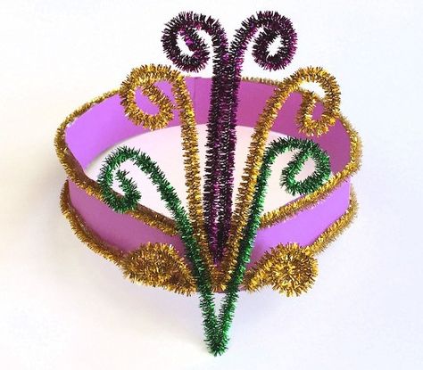 Mardi Gras Headpiece, Mardi Gras Activities, Mardi Gras Diy, Mardi Gras Hats, Carnival Crafts, Mardi Gras Centerpieces, Mardi Gras Crafts, Mardi Gra, Mardi Gras Food