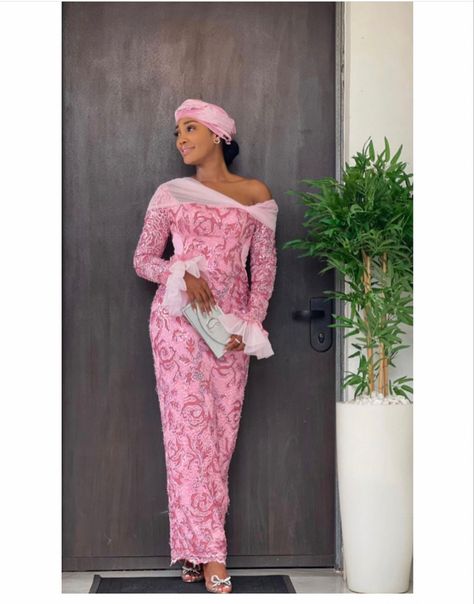 Latest Lace Gown Styles Aso Ebi, Aso Ebi Lace, Aso Ebi Lace Styles, Latest Aso Ebi Styles, Nigerian Lace Styles Dress, Nigerian Lace Styles, Nigerian Fashion, Lace Gown Styles, Mode Turban