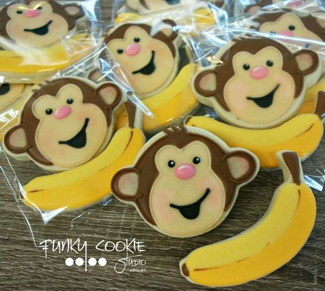 Jill FCS:  Cute monkey business.   Monkey.   Banana. Monkey Cookies, No Bake Sugar Cookies, Fruit Cookies, Iced Biscuits, Banana Cookies, Sugar Cookie Designs, Country Walk, Cookies For Kids, Creative Cookies