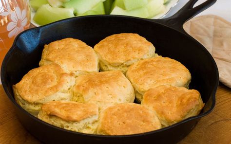 Kay Robertson Recipes, Duck Dynasty Recipes, Quick Biscuit Recipe, Skillet Biscuits, Quick Biscuits, How To Make Biscuits, Biscuit Mix, Amish Recipes, Duck Dynasty