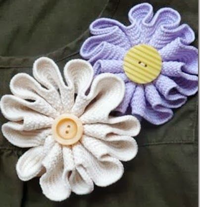 Rick Rack Flowers, Crocheted Flowers, Rick Rack, Ric Rac, Button Crafts, Fabric Ribbon, Ribbon Flowers, Flower Tutorial, Crazy Quilts