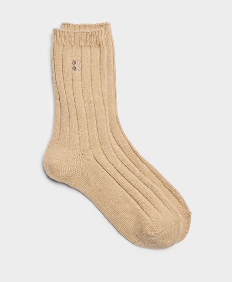 Our comfy lounge socks for rest day wear. Made from a soft and stretchy knit. Roll-down top design. Ribbed detailing around the ankle. Features an embroidered logo. Style Code: SB8694Colour: Dove Beige Lounge Socks, Sports Socks Women, Cosy Lounge, Comfy Lounge, Cozy Lounge, Logo Style, Inspo Board, Running Leggings, Sweaty Betty