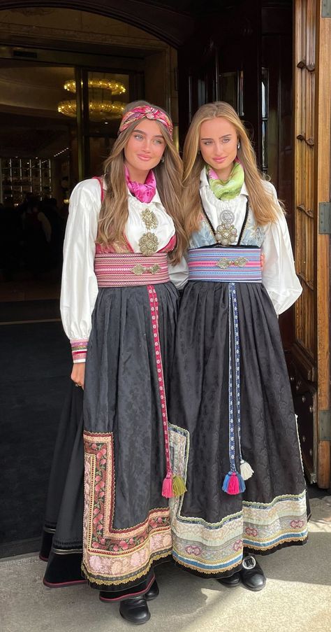 Nordic Traditional Clothing, Bunad Norway, Nordic Outfit, Frozen Jr, Batik Clothing, European Culture, Traditional Fashion, Folk Costume, Traditional Outfits