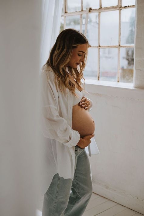 Bump Photoshoot, Maternity Shoot Outfit, Studio Maternity Shoot, Maternity Picture Outfits, Maternity Studio Photoshoot, Mum Of Two, Pregnancy Pics, Vintage Maternity, Maternity Photo Outfits