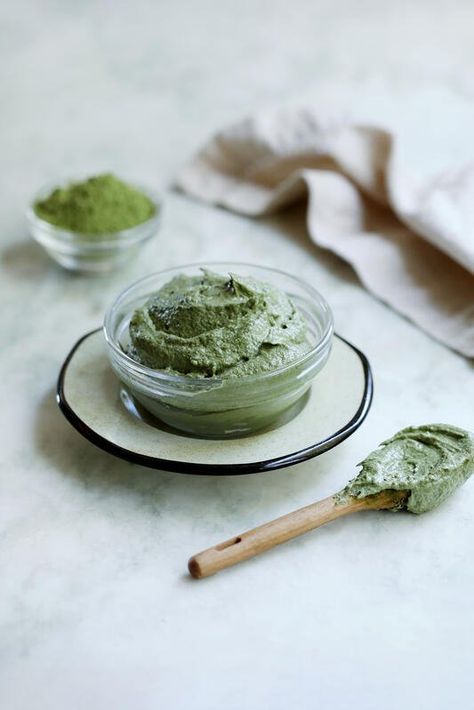 Homemade Matcha Latte, Matcha Face Mask, Face Mask For Pores, Matcha Green Tea Latte, Avocado Face Mask, Green Tea Face, Pore Mask, Turmeric Face Mask, Green Tea Latte