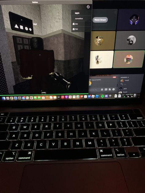 Random Pics For Photo Dump, Laptop Snap Aesthetic, Laptop Aesthetic Snap Streak, Night Laptop Snapchat, Playing Sims On Laptop Aesthetic, Laptop Music Snapchat Story, Laptop Pics, Roblox Pc, Keyboard Tutorial