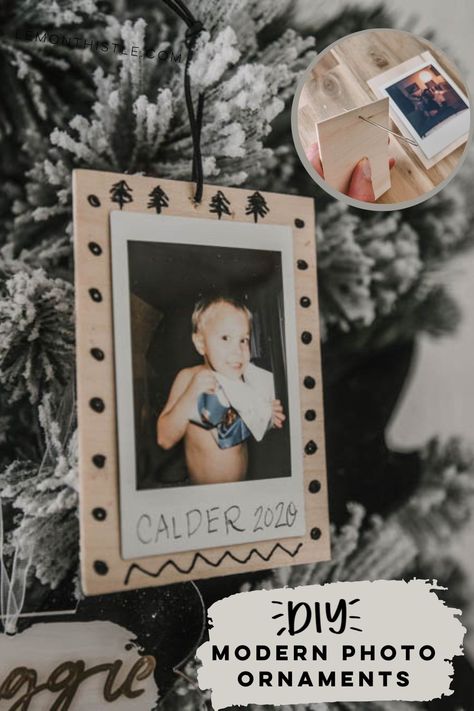 Polaroid Crafts, Scandi Christmas Tree, Kids Crafts Ornaments, Christmas Frames Diy, Diy Christmas Pictures, Diy Photo Ornaments, Polaroid Picture Frame, Photo Frame Ornaments, Picture Frame Ornaments