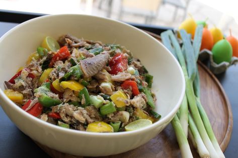 My mum always makes this salad on Easter morning. It is yummy and makes eating traditional ‘renga’ hassle-free. She likes to serve it with sliced baladi bread and extra spring onions on the side. This Easter Herring (Renga) Salad is always a great crowd pleaser! Middle Eastern Cuisine, Easter Morning, Yellow Pepper, Eastern Cuisine, Spring Onions, Spring Onion, Crowd Pleaser, In The Flesh, Lime Juice