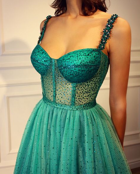 Teuta Matoshi Duriqi (@teutamatoshiduriqi) #teutamatoshiduriqi Mint Gown, Blue Tulle Prom Dress, Prom Night Dress, Couture Dior, Sparkle Prom Dress, Sequin Prom Dress, Green Prom Dress, Beauty Dress, Satin Prom Dress