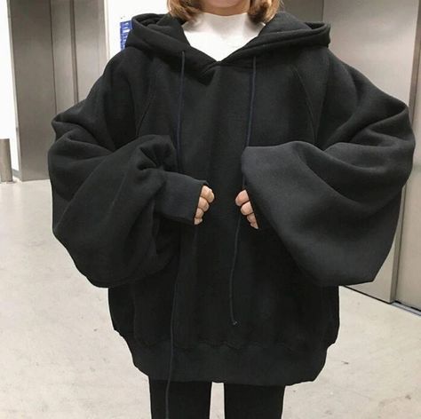 Hoodie Outfit Korean, Oversized Hoodie Outfit, Big Hoodies, Cardigan Blazer, Outfit Korean, Oversized Outfit, Baggy Clothes, Tomboy Style Outfits, Hoodie Outfit