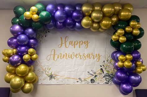 Green, purple, and gold Balloon Boxes, Yellow Party, Balloon Box, Balloon Arches, Boy Baby Shower Themes, Gold Theme, Shower Themes, Grad Parties, Balloon Arch