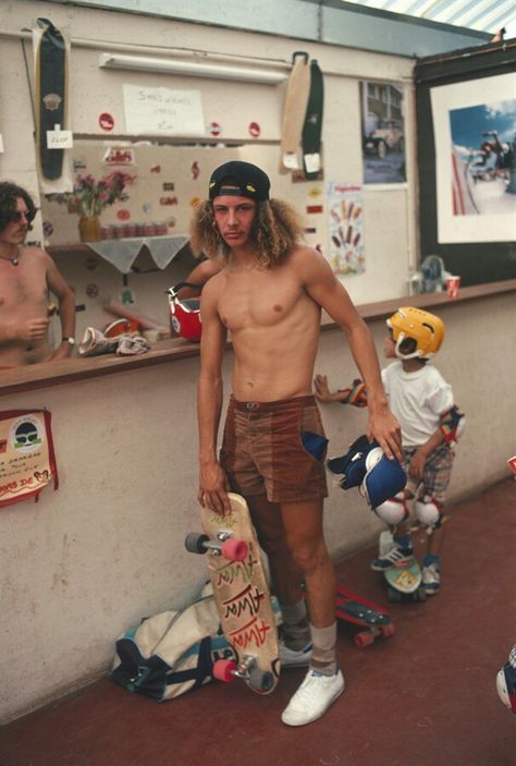 Tony Tony Alva, Stacy Peralta, Jay Adams, Skateboard Photos, Skateboard Pictures, Old School Skateboards, Skate Punk, Skate And Destroy, Vintage Skateboards