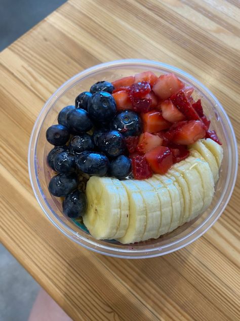 Fruit acai bowl Fruit Cup Aesthetic, Fruit Cup, Fruit Bowls, Fruit Desert, Protein Fruit, Fruit Love, Acai Fruit, Clean Diet, Healthy Food Inspiration