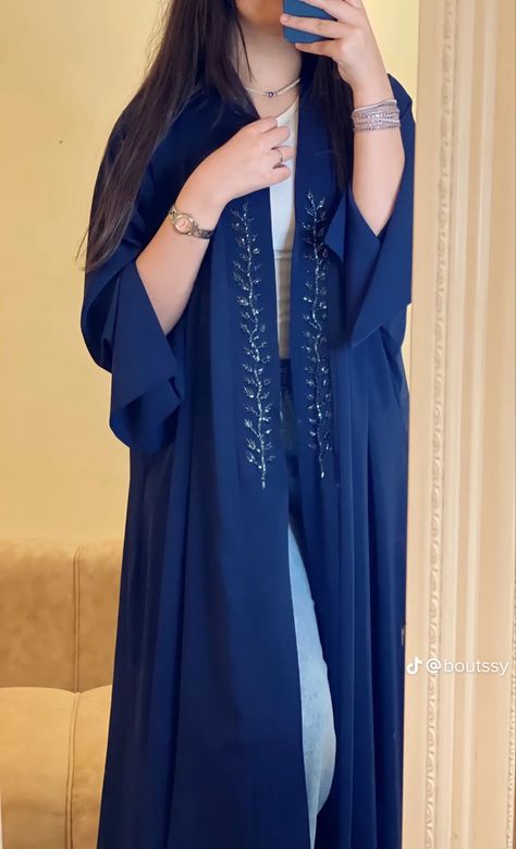 Modern Abaya Style, Abaya Fashion Modern, Latest Abaya Designs, Elegant Abayas, Mode Abayas, Abaya Designs Latest, Abaya Outfit, Abaya Design, Abaya Kimono