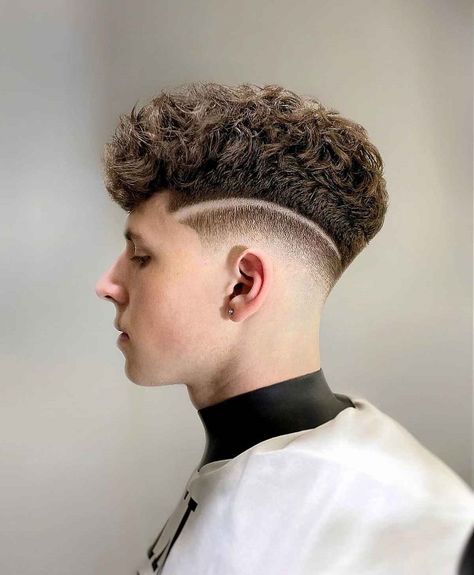 Skin Fade Hairstyle, Undercut Curly Hair, Taper Fade Curly Hair, Stylish Mens Haircuts, Men's Curly Hairstyles, Trendy Mens Hairstyles, Drop Fade Haircut, Curly Hair Fade, Mens Summer Hairstyles