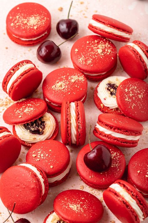 Cherry Cheesecake Macarons, Cherry Macarons, Luxury Cookies, Cheesecake Macarons, Making Macarons, Macaron Recipes, Sage Recipes, Macaron Filling, Cherry Compote