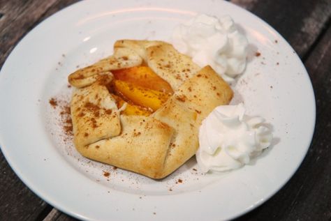 Peaches & Cream Mini Rustic Tarts - an easy #dessert your family will love! #food #yum Peach Tartlets, Peach Tartlets Puff Pastries, Mini Rustic Peach Custard Pies, Peach Desserts, Peaches Cream, Pie Crust, Tart, French Toast, Vegetarian Recipes