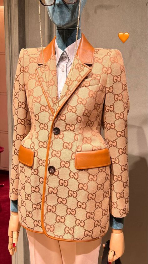 Gucci Blazer, Sunday Clothes, Business Packaging Ideas, Blazer Outfits Casual, Small Business Packaging Ideas, Winter Fashion Coats, Blazer Outfit, Mens Fashion Streetwear, Gucci Fashion