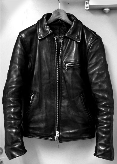 Motocykle Harley Davidson, Cool Jackets For Men, Leather Jacket Style, Riders Jacket, Lambskin Leather Jacket, Men's Leather Jacket, Leather Wear, Jackets Men Fashion, Vintage Leather Jacket