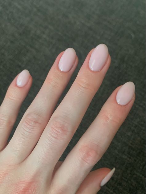 Nails Inspiration Pale Skin, Nail Plain Colors, Spring Nails Plain, Nails For Pale Hands, Pale Skin Nails, Plain Gel Nails, Nails Plain Color, Plain Nails Colors, Nails Pale Skin