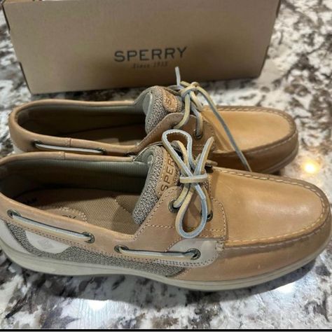 These Size 10 Sperry Women's Bluefish 2-Eye Boat Shoes Feature Leather Uppers To Provide Both Style And Durability. The Lace-Up Design Ensures A Comfortable, Snug Fit. New In Box! Sperry Outfit, Sperry Women's, Sperry Boat Shoes, Sperry Shoes, Shoes Color, Sperrys, Boat Shoes, Snug Fit, Leather Upper