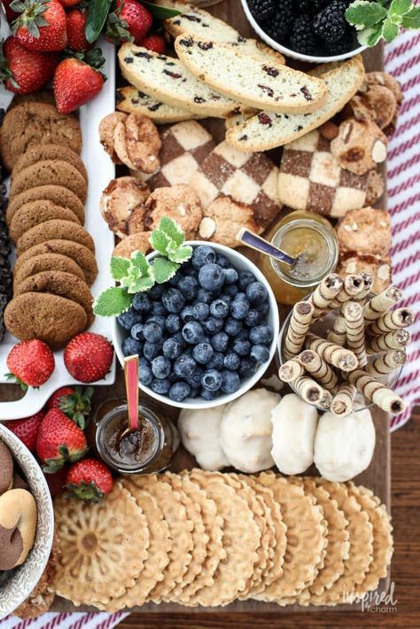 Coffee-Inspired Snackcuterie (Dessert Charcuterie Board) #coffee #dessert #Snackcuterie #Charcuterie #desserts #pastries Dessert Charcuterie Board, Dessert Charcuterie, Chocolate Shortbread Cookies, Coffee Party, Chocolate Creme, Cookies Bars, Pastry Board, Tea Snacks, Charcuterie Inspiration