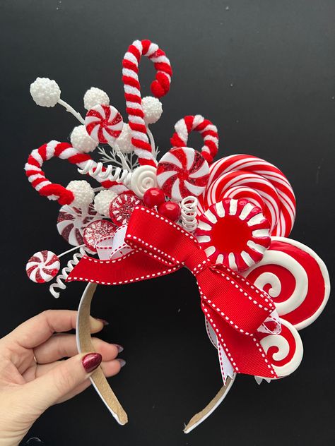 Candy Cane Headpiece, Diy Holiday Headbands, Christmas Headpiece Diy, Holiday Headbands Diy, Diy Candy Cane Costume, Christmas Accessories Diy, Candy Cane Costume Diy, Diy Christmas Headbands, Christmas Headdress Diy