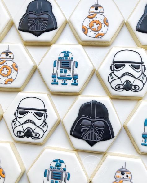 Starwars Cookies Decorated, May The 4th Be With You Cookies, Star Wars Decorated Cookies, Star Wars Birthday Cookies, Star Wars Cookies Decorated, Star Wars Sugar Cookies, Wookie Cookies, Star Wars Cookies, Decorate Cookies