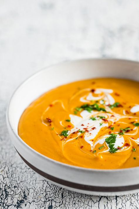 Lentil Carrot Soup, Carrot Dishes, Greek Yogurt Toppings, Cream Soup Recipes, Cream Chicken, Lentil Soup Recipes, Red Lentil Soup, Soup Kitchen, Carrot Soup